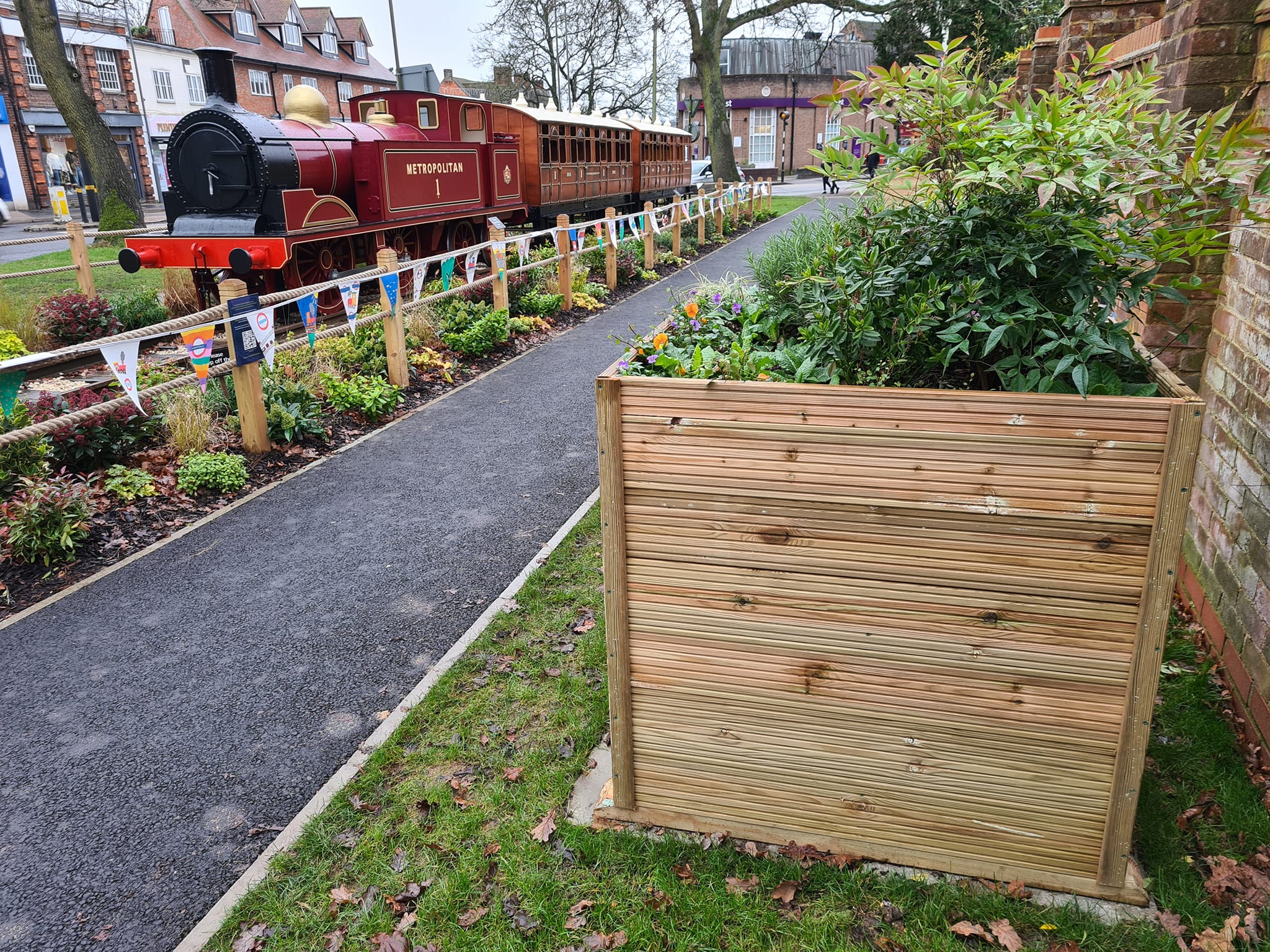 New Planters At Hill Avenue And Oakfield Corner Amersham Town Council